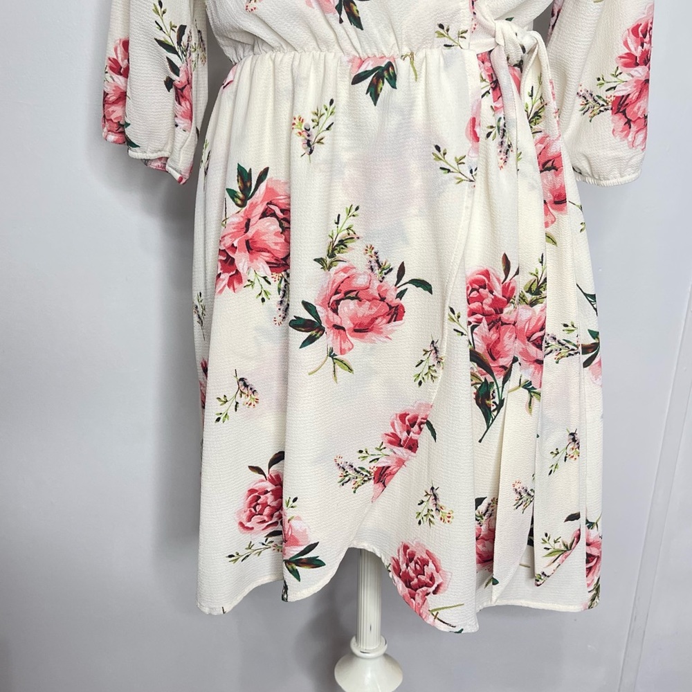 Dream of Me White Floral Print 3/4 Sleeve Wrap Mini Dress Size Medium - Picture 4 of 6